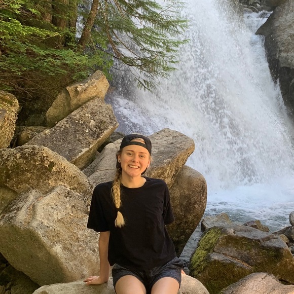 Meet the Posher Other - Meet your Posher, Amelia